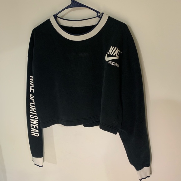 Nike black crop reversible sweater. - Picture 2 of 4